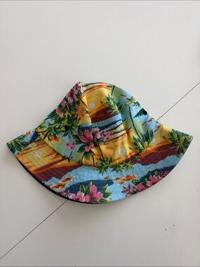 Bucket Hat